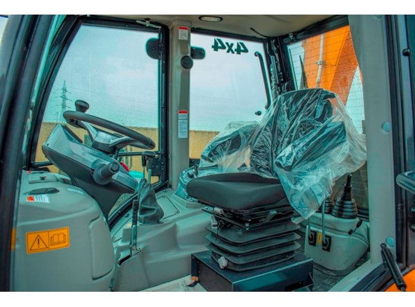 Buldoexcavator CUKUROVA 880 S STAGE V leviere  de vanzare